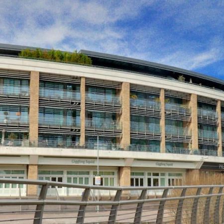 Bond Street Luxury Apartment Central 첼름스퍼드 외부 사진