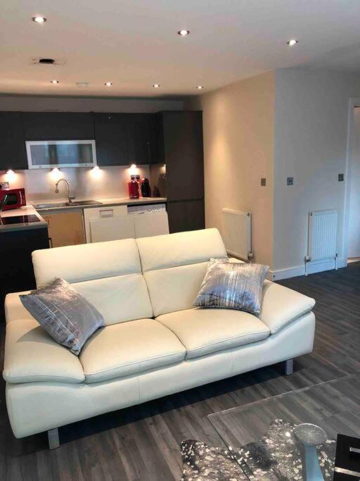 Bond Street Luxury Apartment Central 첼름스퍼드 외부 사진