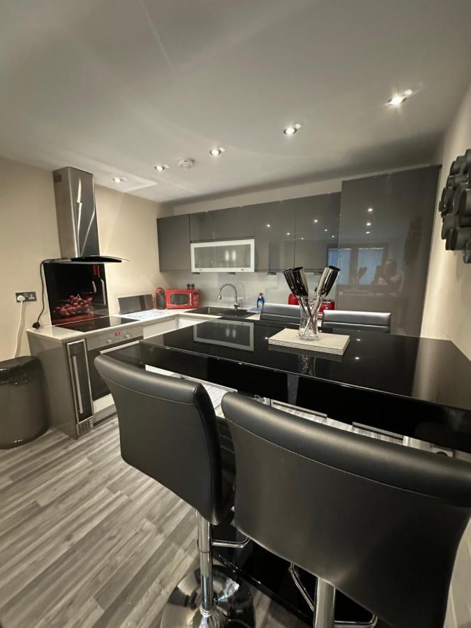 Bond Street Luxury Apartment Central 첼름스퍼드 외부 사진